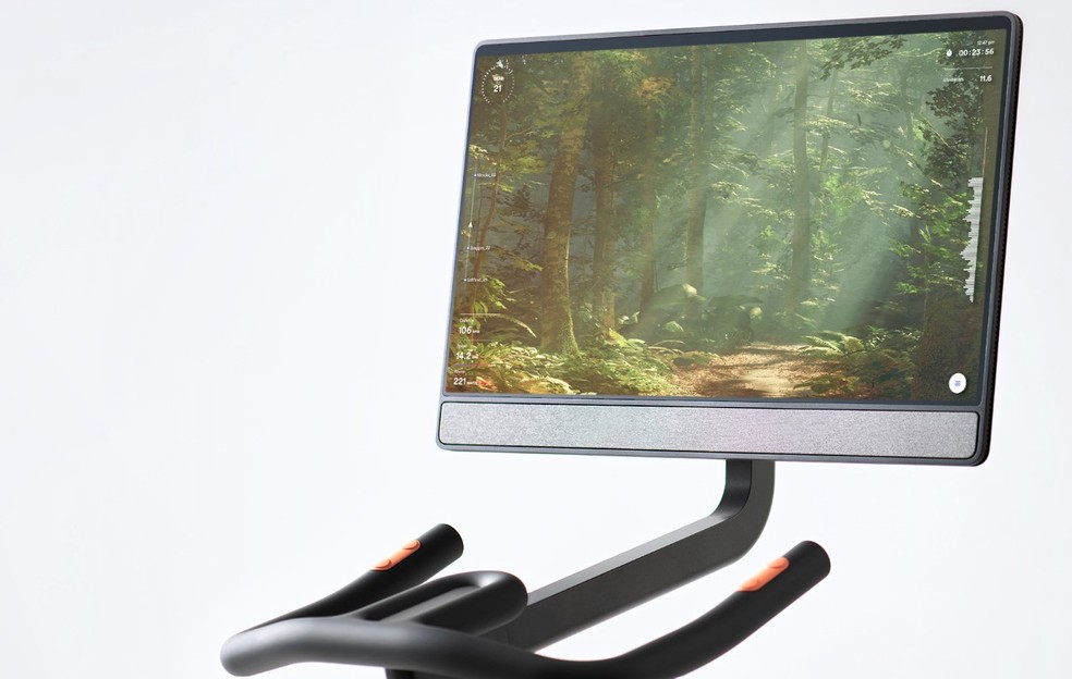 A holobike conta com uma tela panorâmica e estereoscópica de 27 polegadas com resolução 4K — Foto: Divulgação