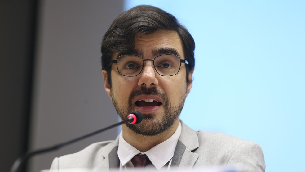 Mello faz parte do grupo dos 'economistas da Unicamp', que defende a participação ativa do Estado na economia — Foto: BBC News fonte