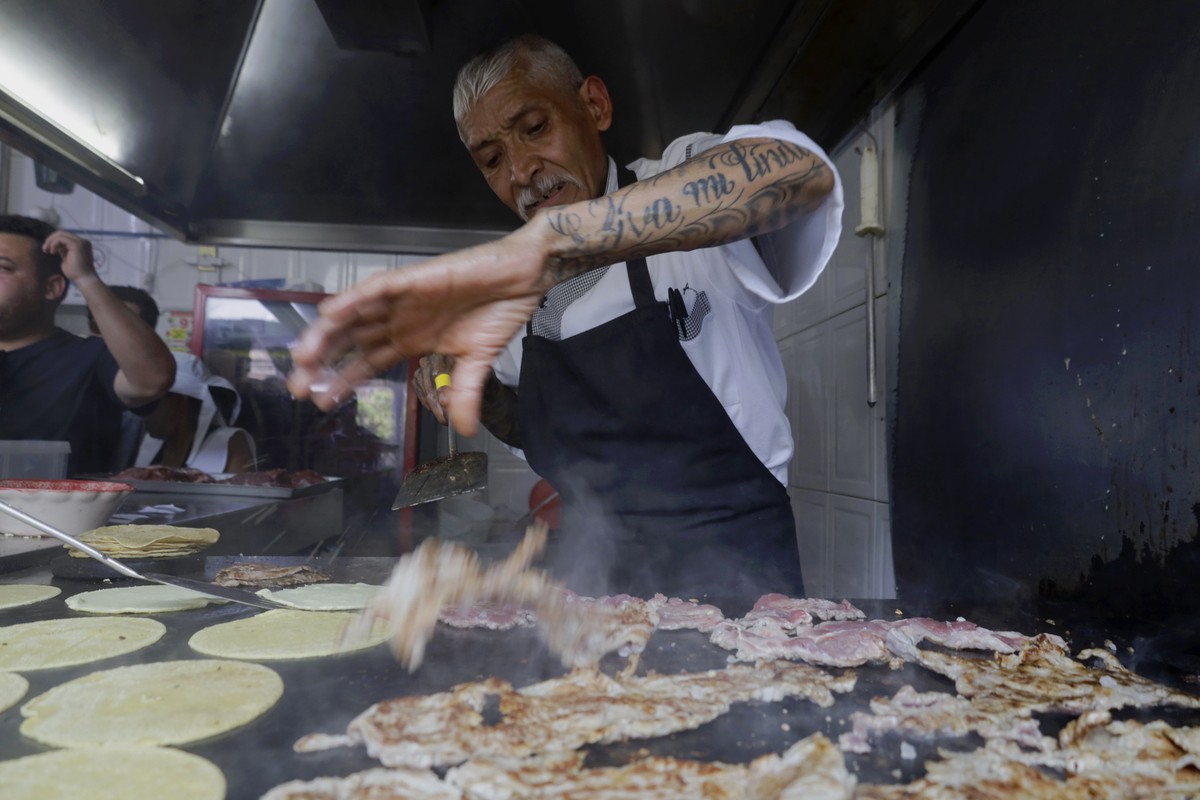 Multitudes hacen fila para visitar el primer restaurante de tacos mexicanos en ganar una estrella Michelin |  Compañías