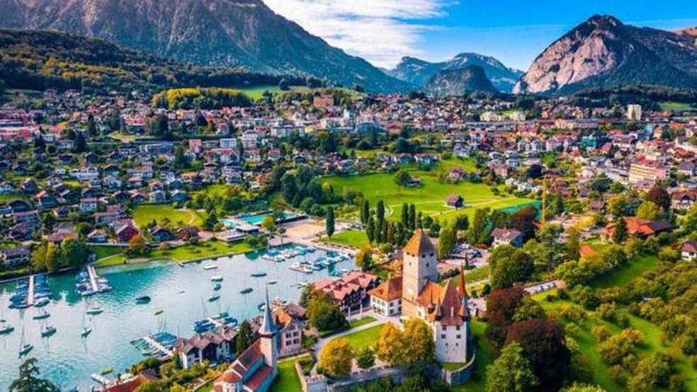 A cidade de Spiez, na Suíça, teria recebido a Conferência da Convergência em 2020, cancelada pela pandemia de covid-19. — Foto: Getty Images via BBC