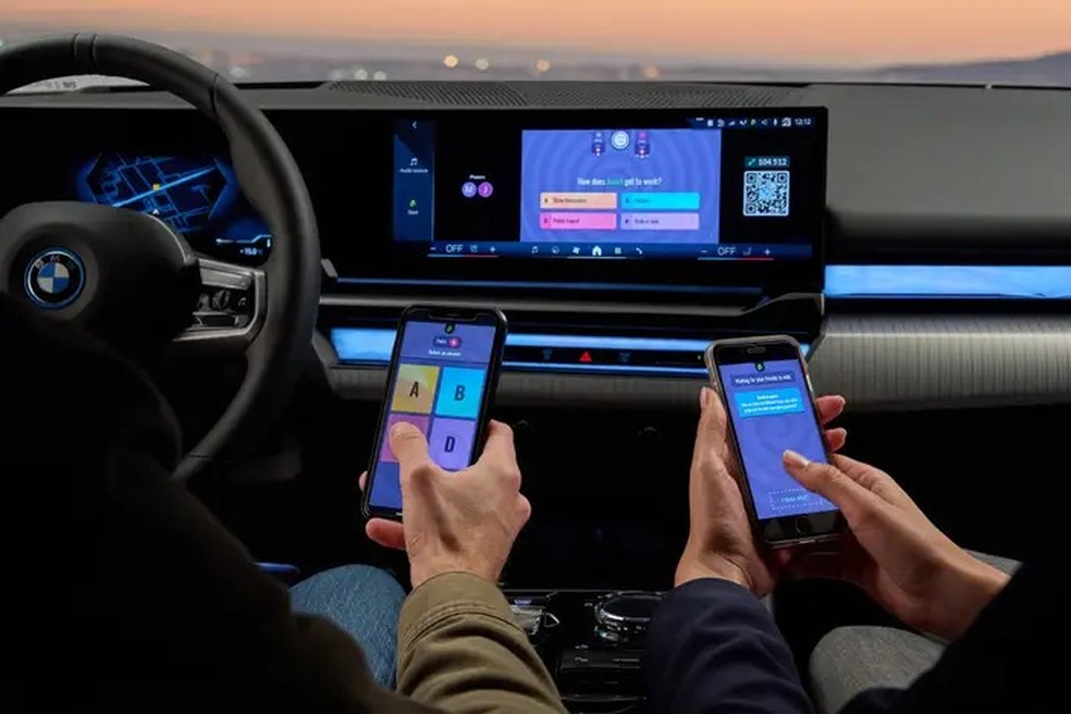 Tanto o motorista quanto os passageiros poderão acessar os games, segundo a empresa — Foto: Divulgação/BMW