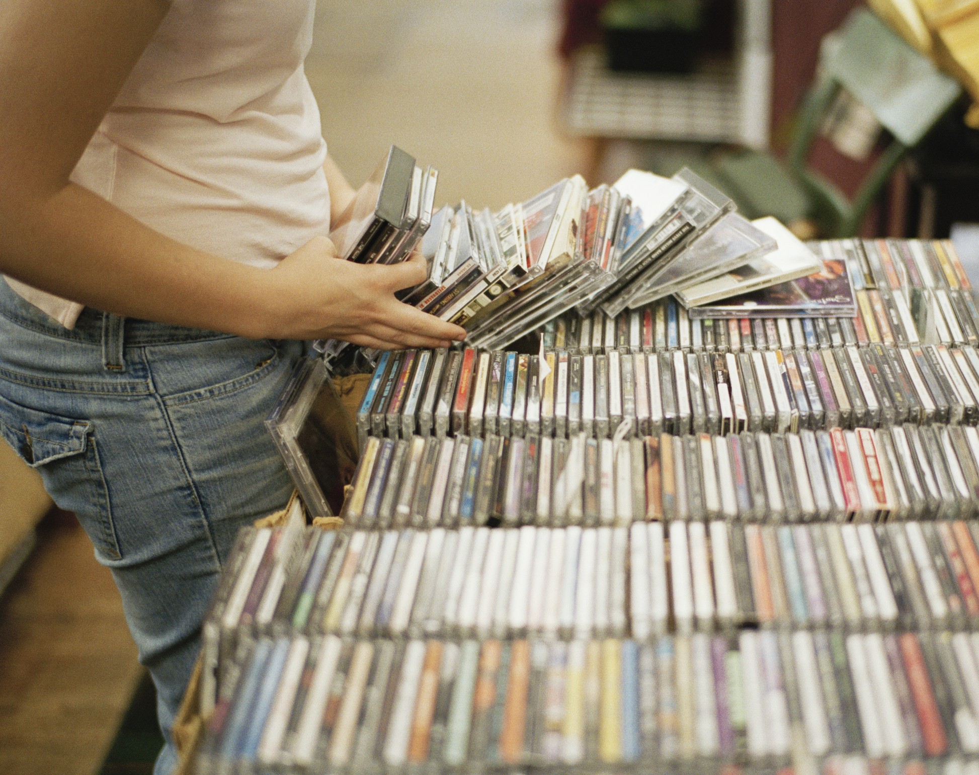 CD volta a crescer: vendas sobem 46% nos EUA, mesmo com metade dos jovens compradores sem aparelho