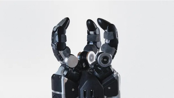 Google DeepMind usa IA para ensinar robôs a amarrar cadarços e apertar ...