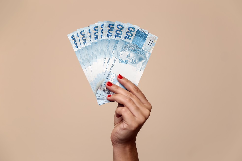 A organização da vida financeira do casal fortalecendo a parceria e traz mais segurança para a sociedade construída a dois — Foto: Getty Images