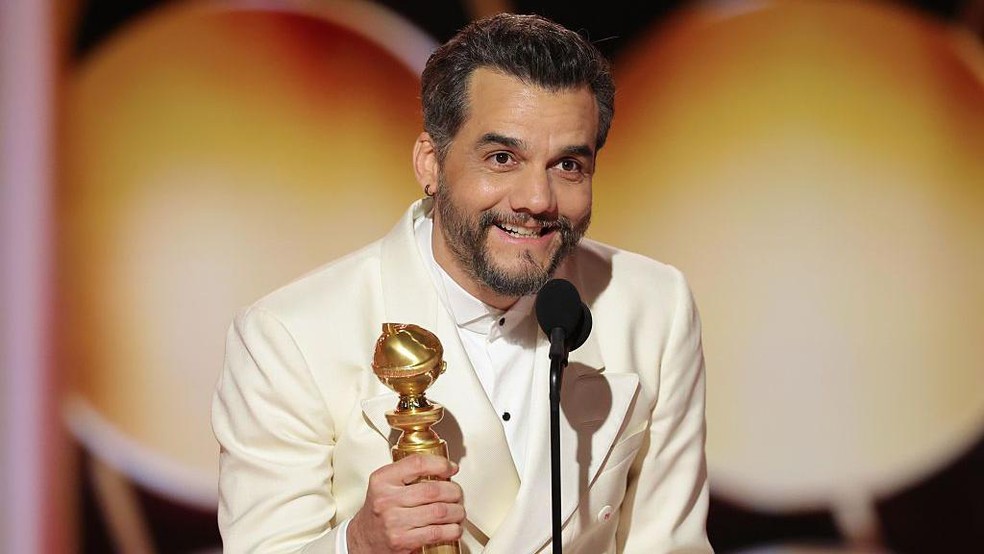 'Para nós, é muito mais decisivo que a Fernanda Torres e o Wagner Moura sejam indicados ao Oscar, do que qualquer reconhecimento do Bad Bunny', diz professor — Foto: BBC News fonte