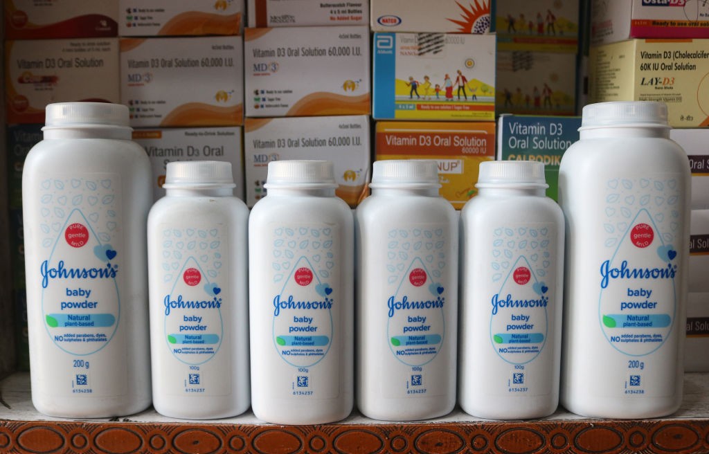 Johnson & Johnson é condenada a pagar R$ 8,3 bilhões a moradora de Maryland em caso de câncer ligado a talco