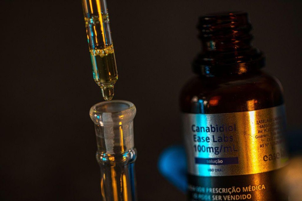 Uma produção de óleo de cannabis em Belo Horizonte — Foto: BBC News fonte