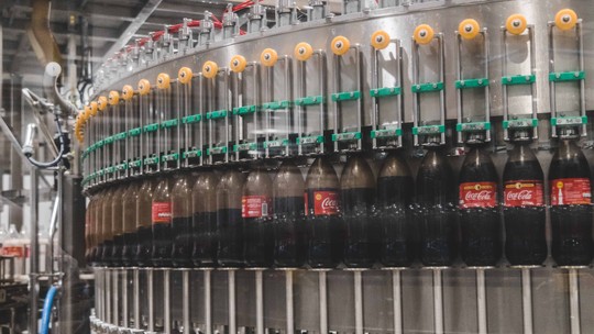 Coca-Cola supera previsões de lucro e receita no 1º trimestre