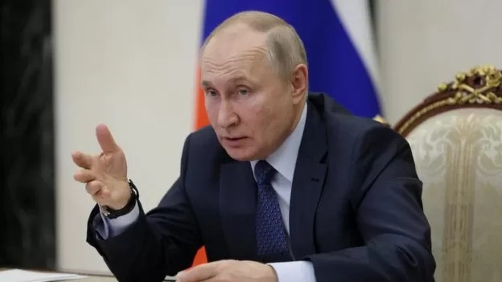 Líder russo insiste que seu país só usaria seu arsenal nuclear em resposta a um ataque — Foto: REUTERS via BBC