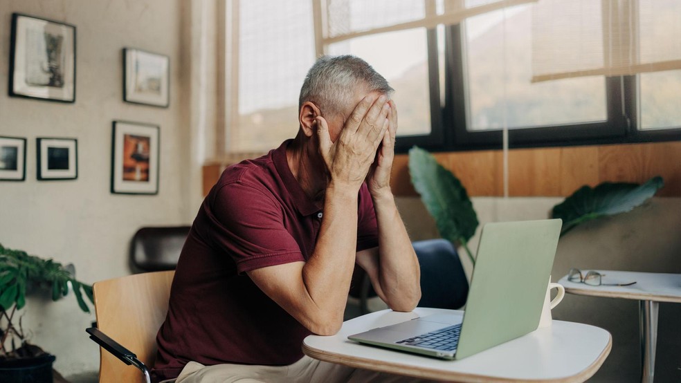 O estresse nos deixa em alerta, o que por sua vez nos dificulta escutar aos outros — Foto: BBC News fonte