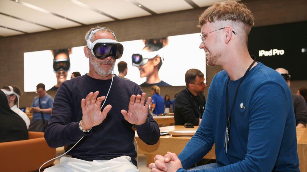 A grande aposta da Apple na realidade aumentada acabou sendo muito 'complicada' — Foto: BBC News