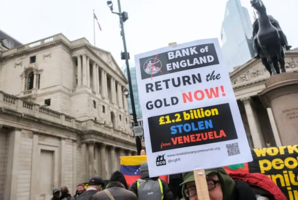 O Banco da Inglaterra rejeitou os pedidos da Venezuela para a entrega do ouro, por ter dúvidas sobre a legitimidade das autoridades venezuelanas — Foto: Getty Images via BBC News