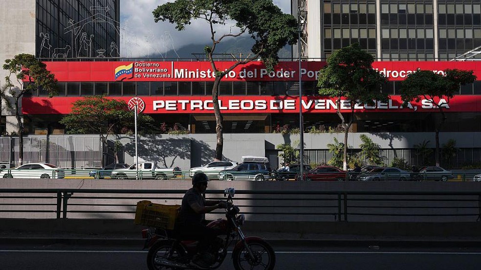Indústria de petróleo da Venezuela está um 'fracasso', disse Trump — Foto: BBC News fonte