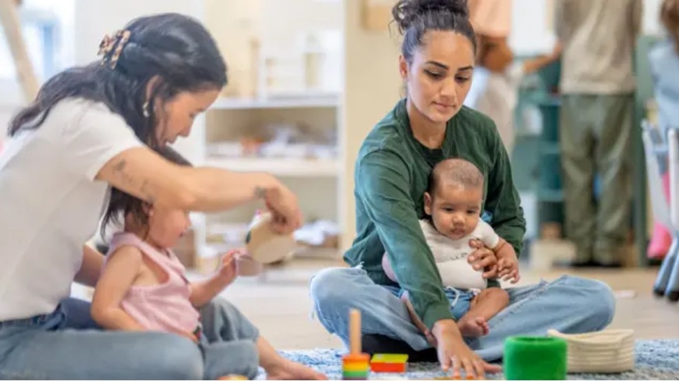 A maternidade é "uma das mudanças de identidade mais profundas" que uma mulher pode vivenciar — Foto: FatCamera via GettyImages/BBC