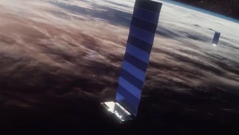 Só 200 metros: Satélites da Starlink e da China evitam colisão por pouco no espaço