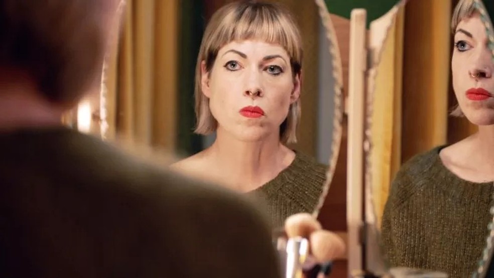 Helen diz que 'não consegue esquecer nenhuma das imagens' — Foto: TYKE FILMS via BBC