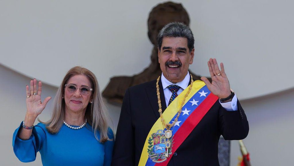 As forças americanas expulsaram à força o aliado mais próximo de Cuba, o presidente venezuelano Nicolás Maduro, no dia 3 de janeiro deste ano — Foto: BBC News fonte