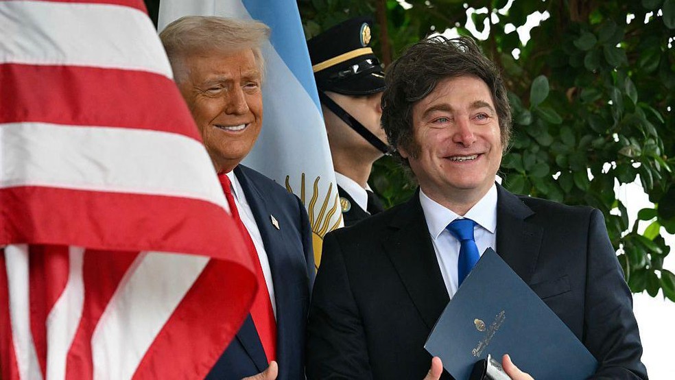 O presidente da Argentina, Javier Milei, passou a ser aliado de Donald Trump na região — Foto: BBC News fonte