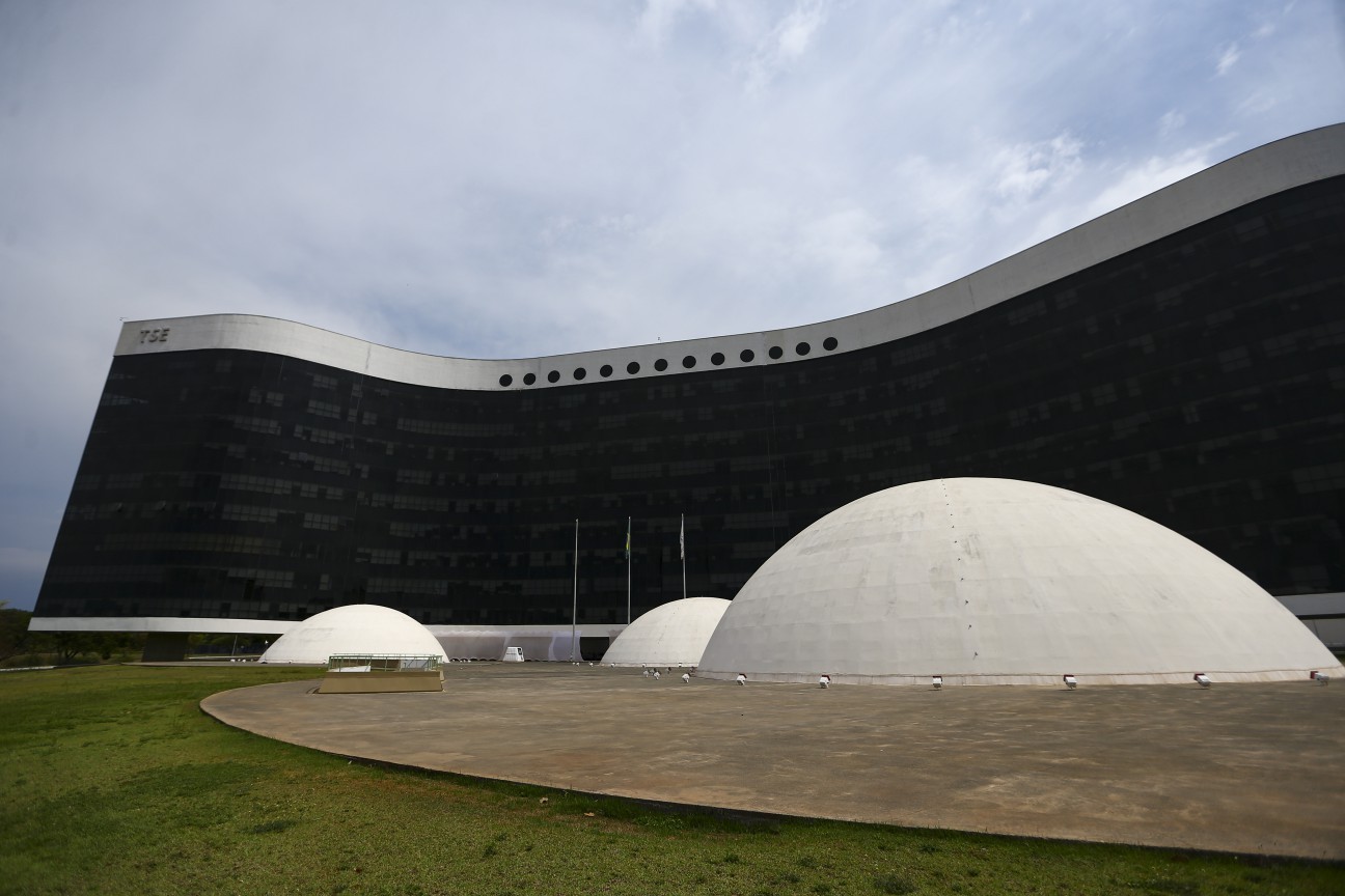 TSE avalia regras para que plataformas previnam ataques à eleição e considera criar comissão para fiscalizar big techs
