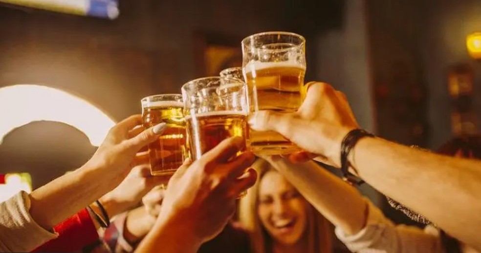Pessoas bebem menos álcool hoje porque opções de lazer ficaram mais ...