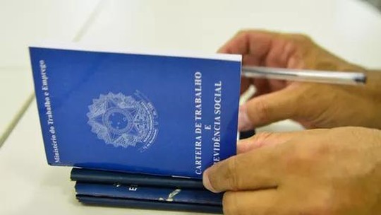 Taxa de desocupação cai para 7,8% em agosto, revela IBGE