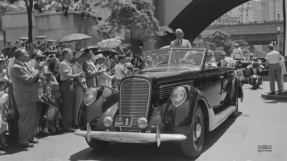 Getúlio Vargas em SP em 1954 — Foto: BBC News fonte