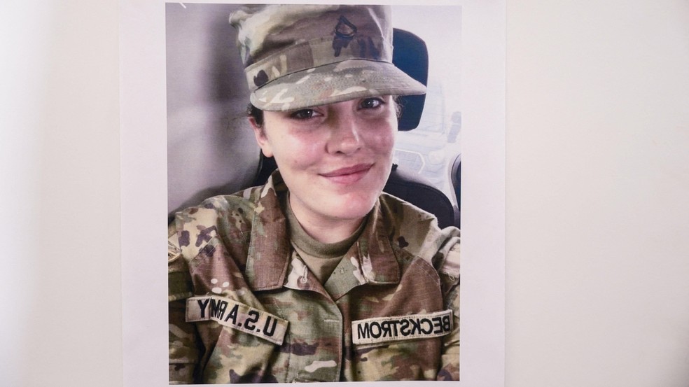 Sarah Beckstrom tinha 20 anos de idade e havia se voluntariado para trabalhar em Washington durante o feriado de Ação de Graças — Foto: BBC News fonte