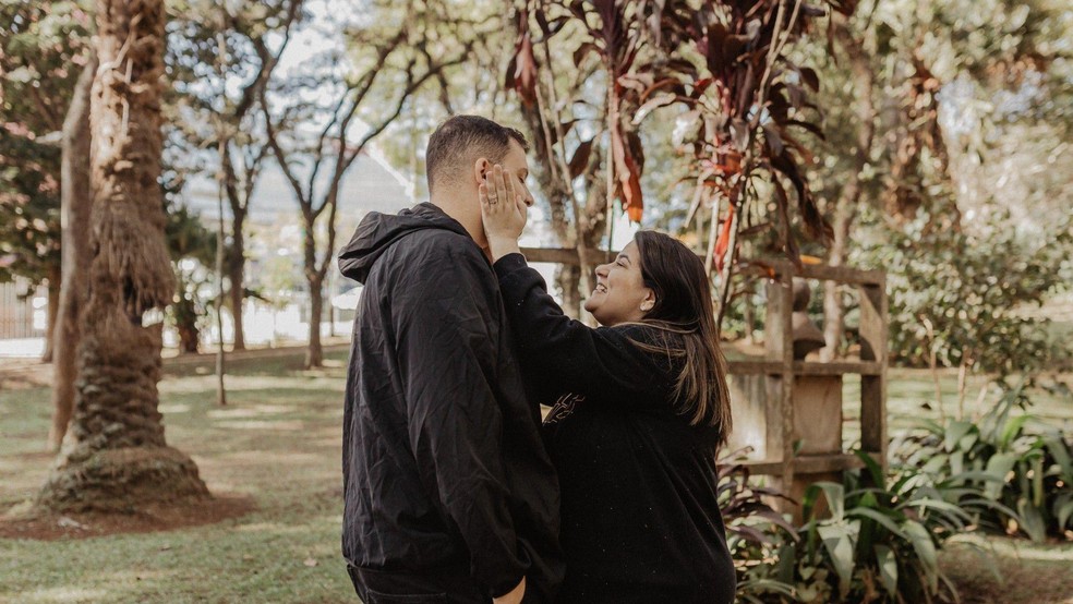 BBC News fonte — Foto: Lucca Zanini, de 26 anos, se amparou na família após ser demitido do trabalho depois de ser diagnosticado com transtornos mentais e comportamentais