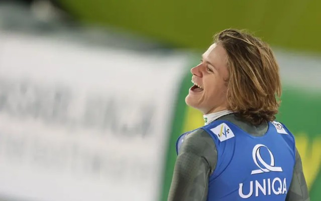 Lucas Pinheiro Braathen ganha ouro e faz história ao conquistar 1ª medalha do Brasil na Olimpíada de Inverno