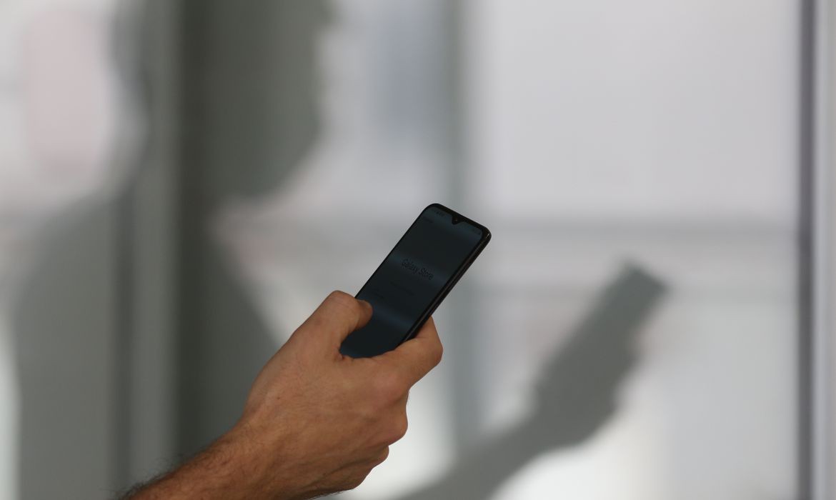 França proíbe telemarketing sem autorização prévia dos consumidores a partir desta terça-feira