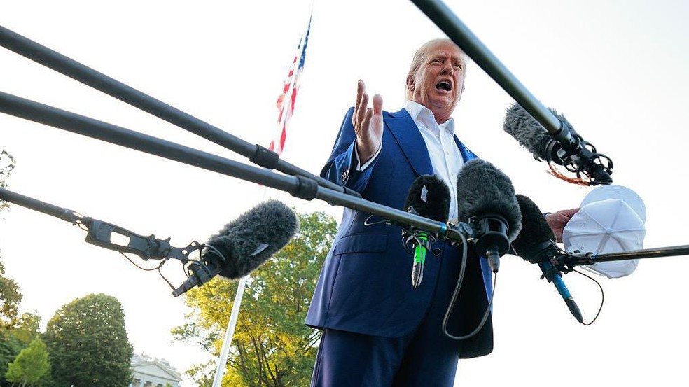A crença do presidente Donald Trump em esferas globais é fundamental para compreender sua Doutrina Donroe — Foto: BBC News fonte