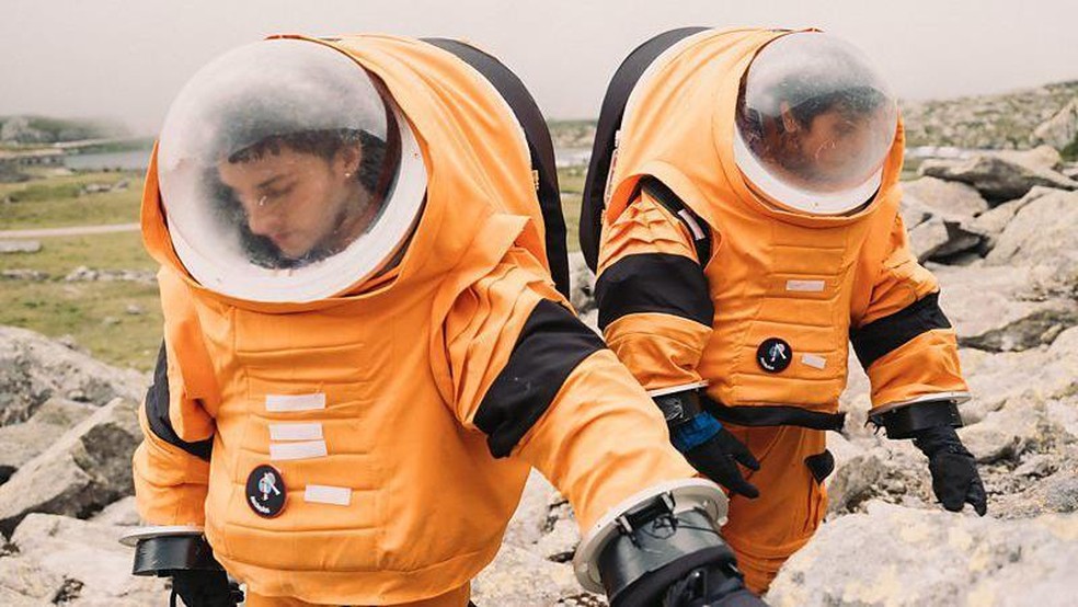 As encostas íngremes das montanhas da Suíça se mostraram perfeitas para o treinamento da próxima geração de astronautas — Foto: BBC News fonte