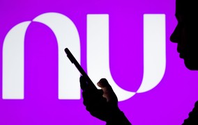 'Cisne roxo': entrada do Nubank nas telecomunicações deve chacoalhar o setor, analisa XP