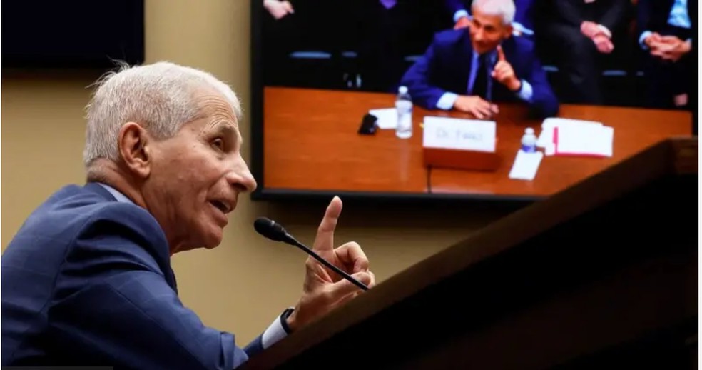 Anthony Fauci supervisionou o programa norte-americano de combate à covid-19. Ele foi hospitalizado com a febre do Nilo Ocidental em agosto de 2024 — Foto: Getty Images - Via BBC News