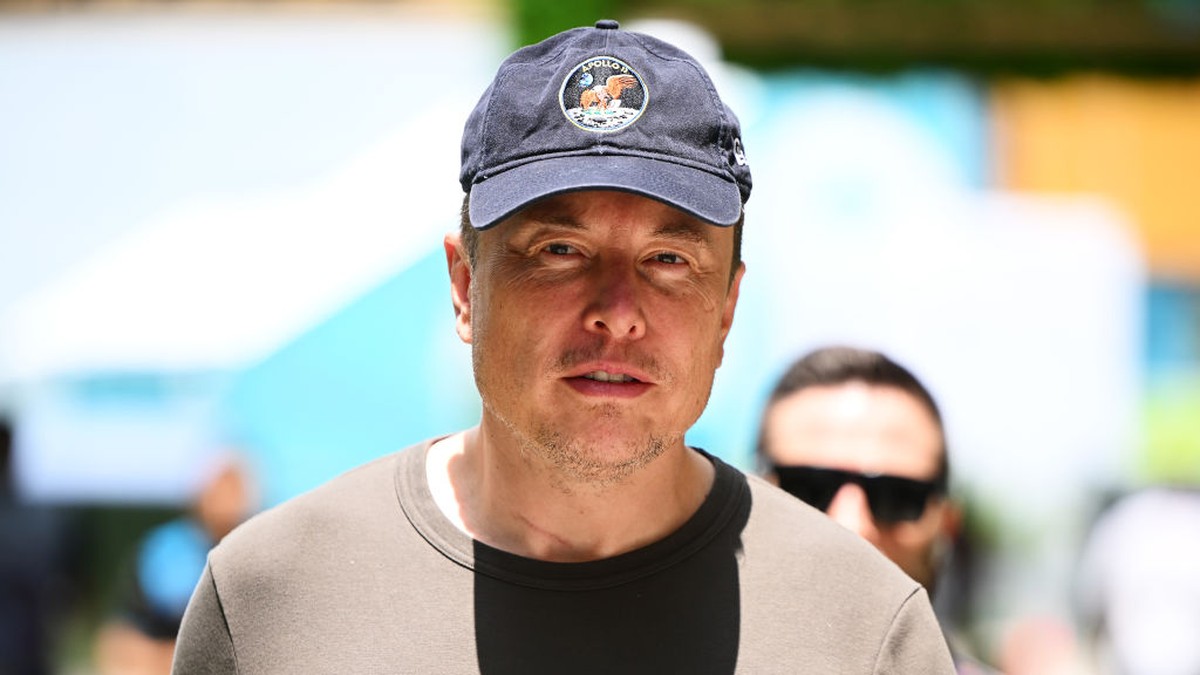 Elon Musk faz piada com Vision Pro e critica preço do headset da Apple