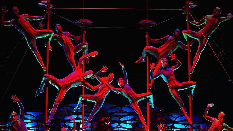 Os fundadores do Cirque du Soleil tinham a ambição de criar um novo tipo de circo, com integridade artística e sem animais em cena — Foto: BBC News fonte