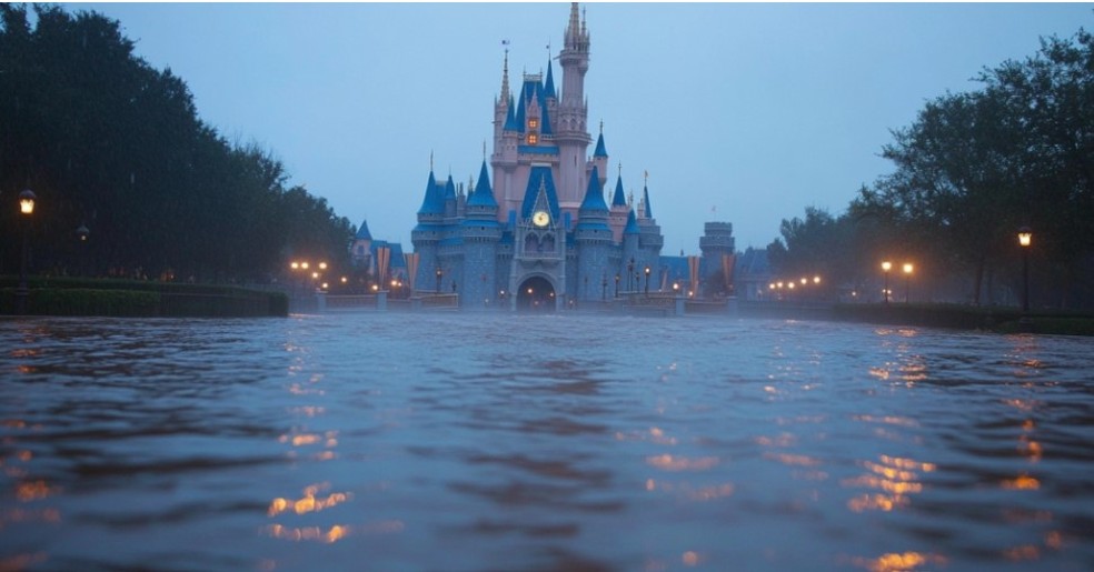 A Disney não foi inundada em consequência do furacão xxx, apesar das postagens com essa imagem — Foto: Reprodução/Redes Sociais