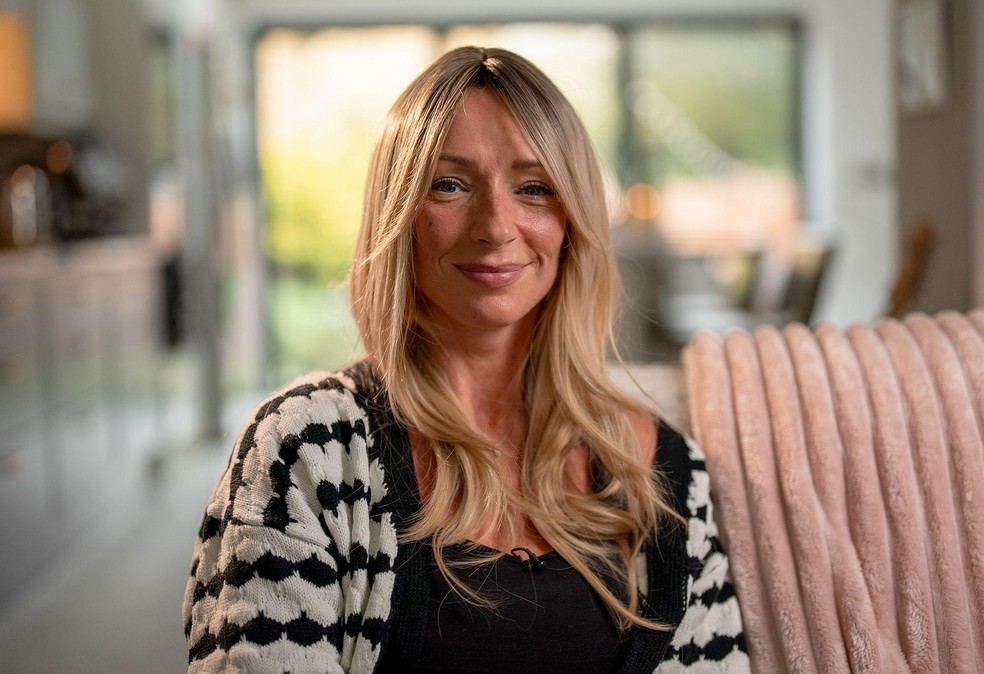 Ellen diz que mudou completamente sua relação com a comida enquanto tomava medicamentos para emagrecer — Foto: BBC News fonte