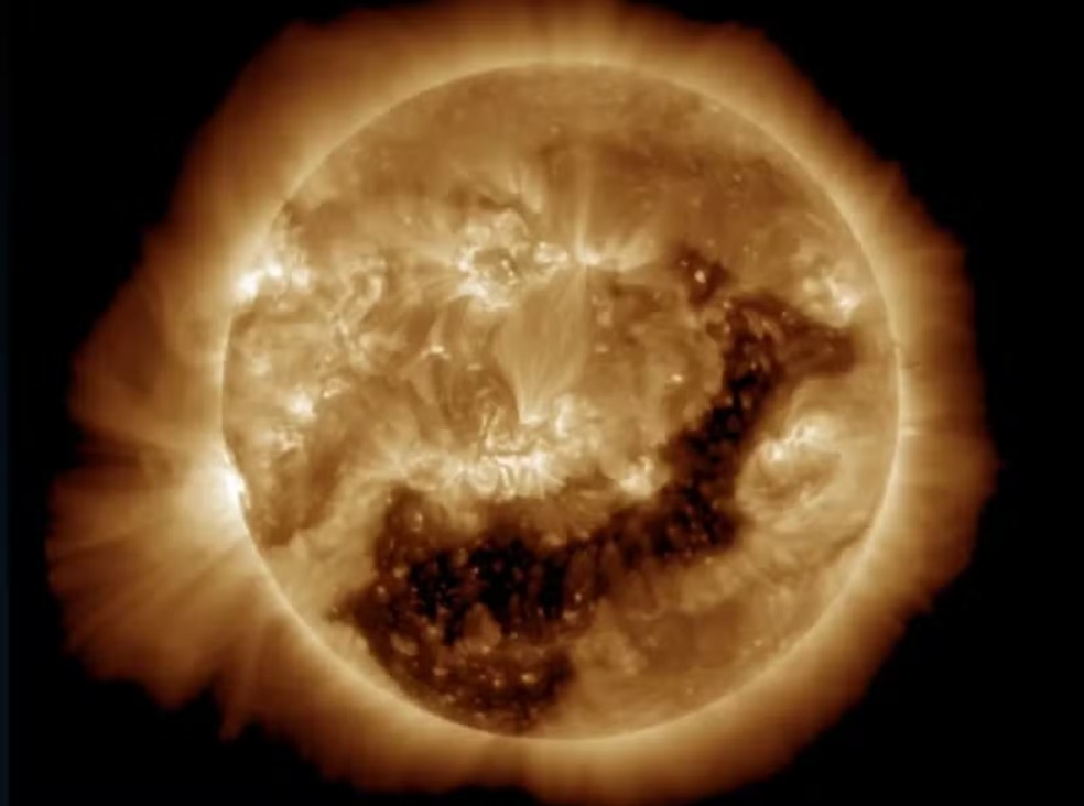 Explosão solar que gerou alerta de tempestade foi a maior dos últimos 20 anos — Foto: Reprodução/NOAA/Nasa