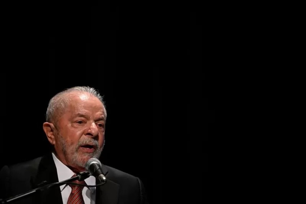 Lula em discurso de apresentação de Aloizio Mercadante como presidente do BNDES, em fevereiro de 2023 — Foto: Getty Images via BBC