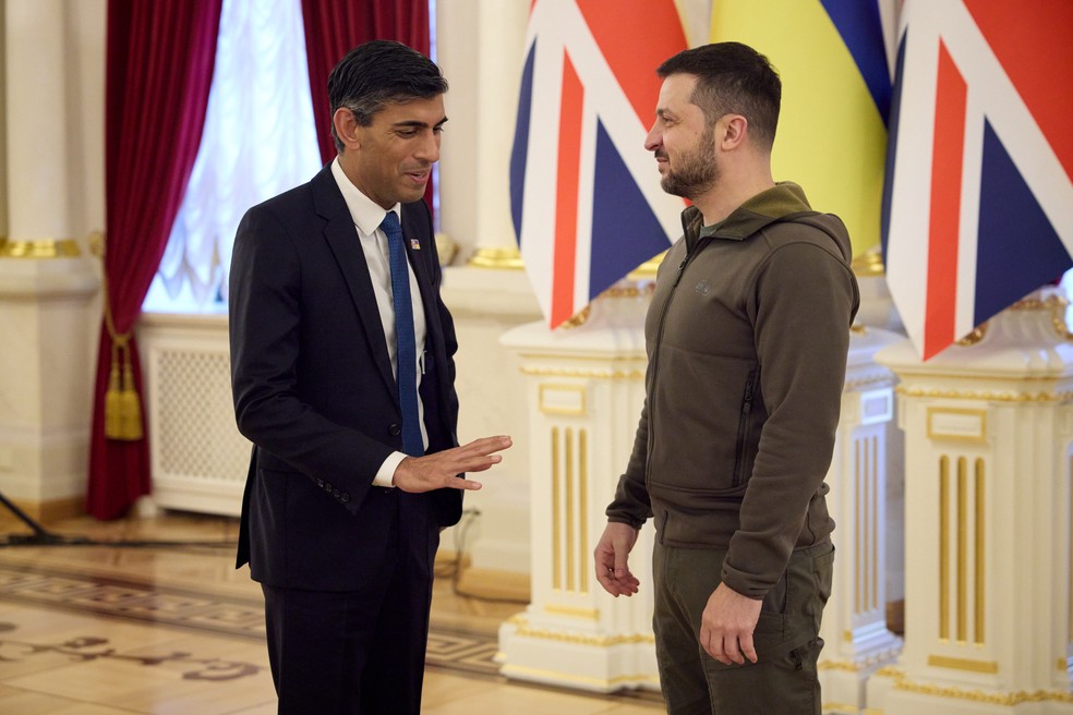 O primeiro-ministro britânico Rishi Sunak se encontrou hoje com o presidente ucraniano Volodymyr Zelensky — Foto: Ukrainian Presidency via Getty Images