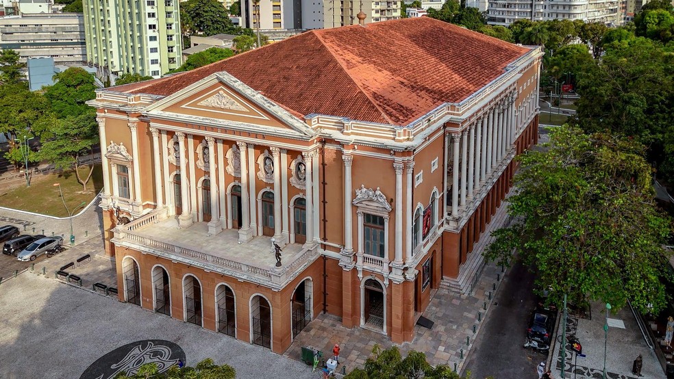 Theatro da Paz é considerado o maior símbolo do ciclo da borracha em Belém — Foto: BBC News fonte