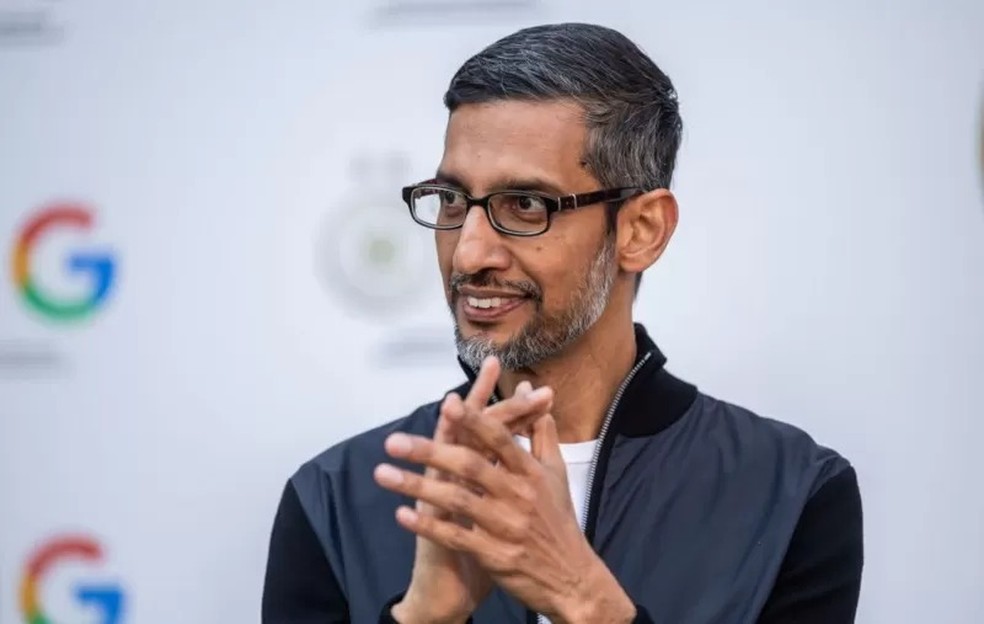 O promotor que abriu a sessão na terça-feira (12/9) mostrou um vídeo em que Sundar Pichai, CEO do Google e da Alphabet, pedia que o histórico de um determinado chat fosse desativado — Foto: GETTY IMAGES via BBC