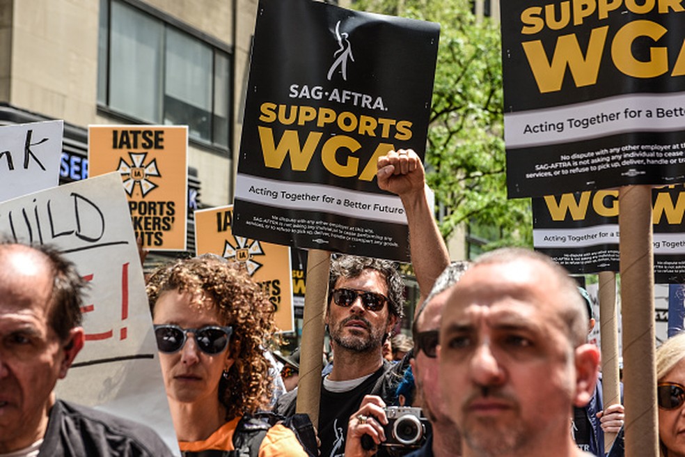 Atores também podem entrar em greve — Foto: Getty Images