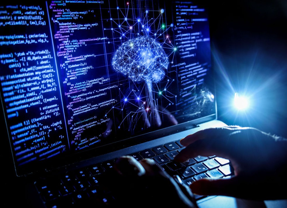 A disputa envolve uma empresa de tecnologia ligada à IA que demitiu um funcionário sênior, mas se recusou a pagar a compensação solicitada por ele — Foto: Getty Images