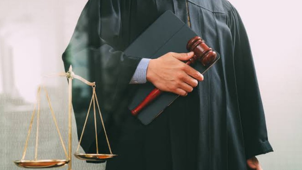 Plenário do STF decide nesta quarta-feira (25/2) se ratifica liminar do ministro Flávio Dino suspendendo remunerações acima do teto constitucional — Foto: BBC News fonte