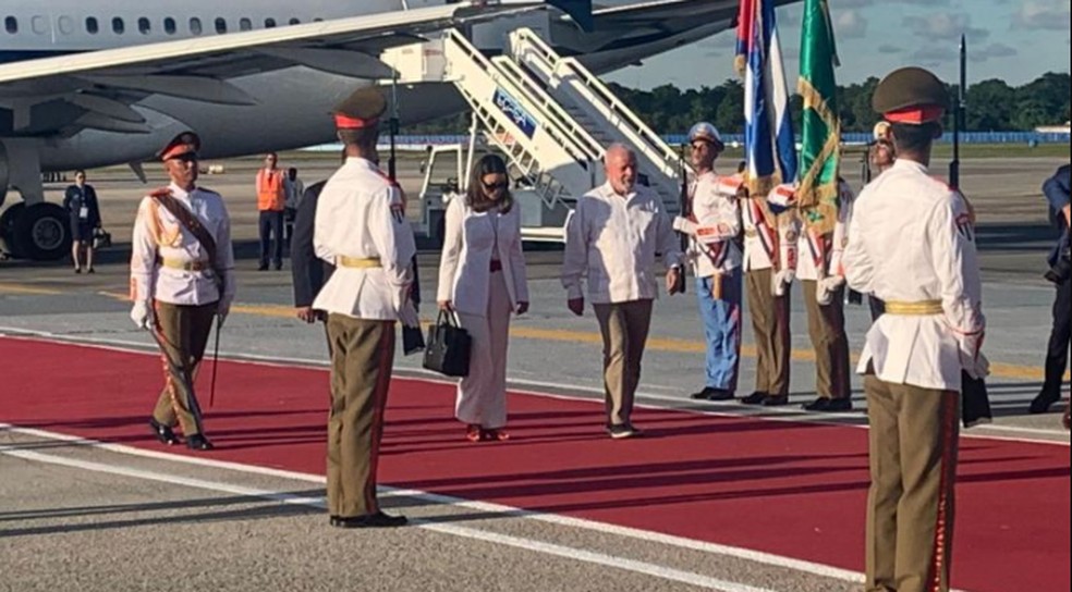 Presidente chegou a Havana nesta sexta-feira — Foto: BBC News