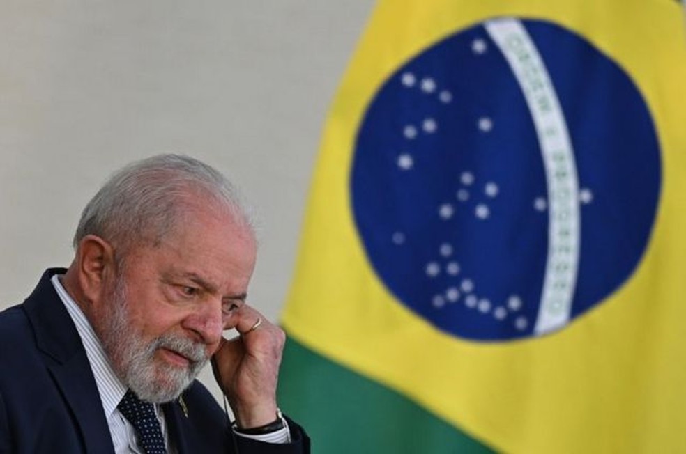 O presidente Lula assinou um decreto que coloca o Brasil de volta à Unasul, grupo que reúne países da América do Sul que ele ajudou a fundar em 2008 — Foto: EPA (via BBC)