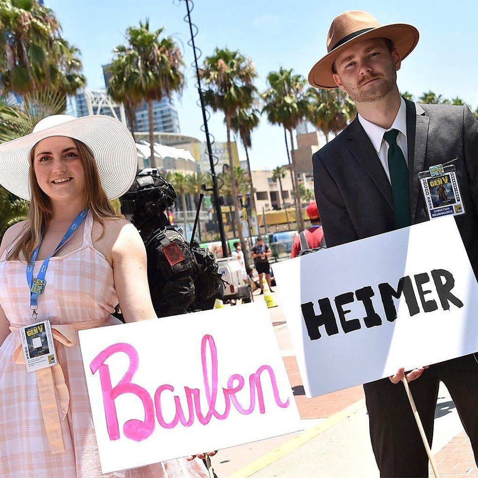 Barbenheimer, o lançamento duplo de Barbie e Oppenheimer, foi um enorme evento cinematográfico em 2023 — Foto: BBC News fonte