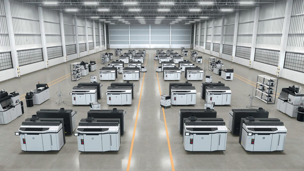 NOVA LINHA DE MONTAGEM - Impressoras 3D como as da HP permitem usar materiais mais resistentes e personalizar os bens — Foto: Divulgação